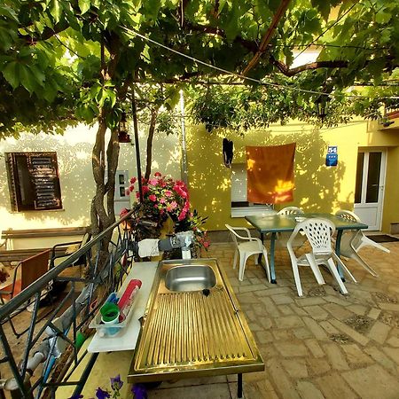 Ferienwohnung Marija Pula Exterior foto